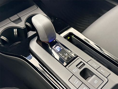 Used 2026 Toyota Prius Plug-In Hybrid FWD image 27