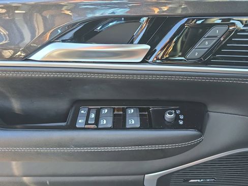 Used 2024 Jeep Wagoneer 4WD image 34