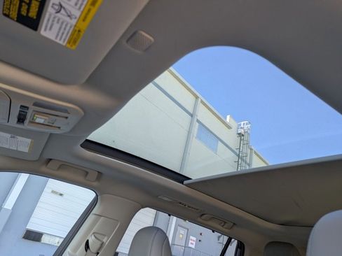 Used 2022 Toyota Highlander Platinum image 16