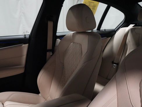 Used 2023 BMW 530i xDrive 530i xDrive w/ Premium Package image 21