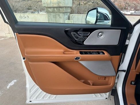 Used 2022 Lincoln Aviator Black Label Grand Touring w/ Class IV Trailer Tow Package image 10