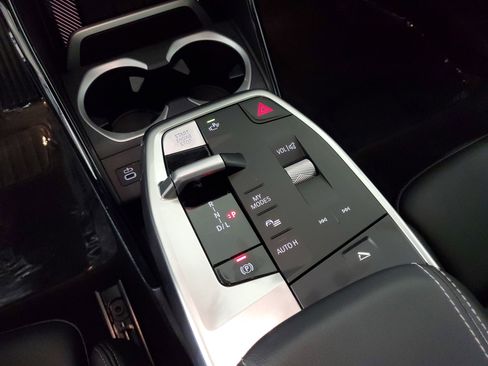 Certified 2025 BMW X2 xDrive28i w/ Premium Package image 21