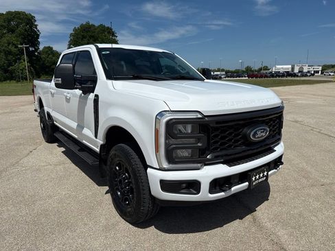 Used 2023 Ford F250 XLT w/ XLT Premium Package AWD/4WD image 7