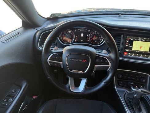 Used 2018 Dodge Challenger R/T Scat Pack w/ Leather Interior Group RWD image 14