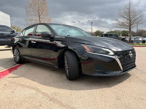 Used 2023 Nissan Altima 2.5 SV image 5