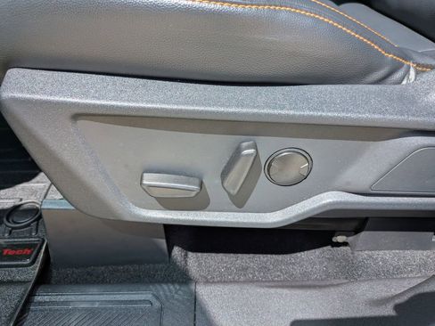 Used 2024 Ford Bronco Badlands image 8