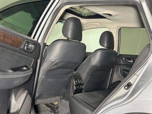 Used 2016 Subaru Outback 3.6R Limited image 10