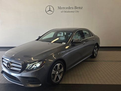 Used 2017 Mercedes-Benz E 300 4MATIC image 1