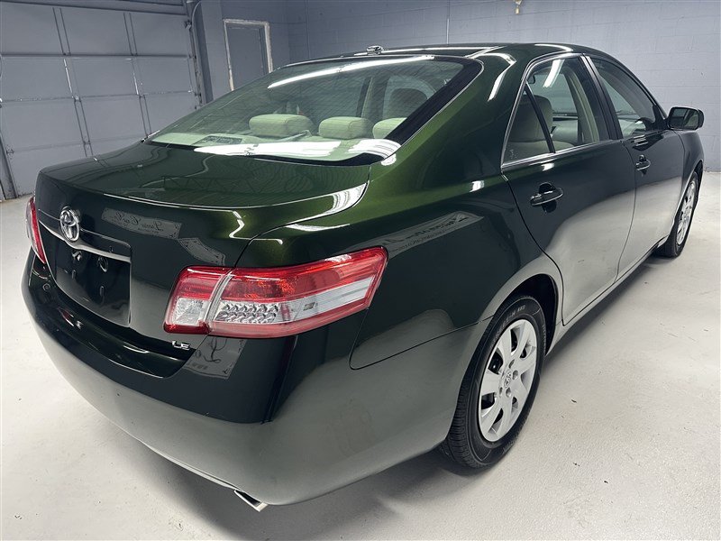 Used 2011 Toyota Camry LE FWD image 7