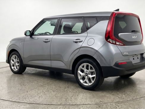 Used 2025 Kia Soul LX w/ LX Technology Package FWD image 6