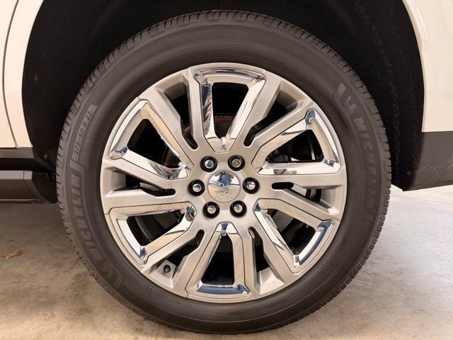 Used 2021 GMC Yukon Denali w/ Denali Premium Package AWD/4WD image 15