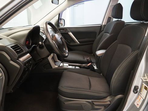 Used 2015 Subaru Forester 2.5i w/ Alloy Wheel Package AWD/4WD image 5