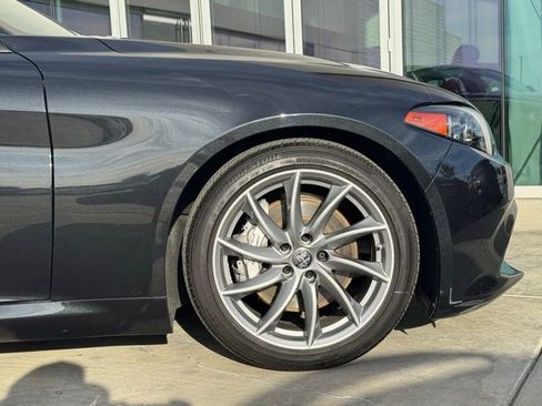 Used 2025 Alfa Romeo Giulia image 10
