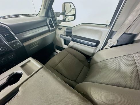 Used 2019 Ford F250 XLT w/ XLT Value Package image 11