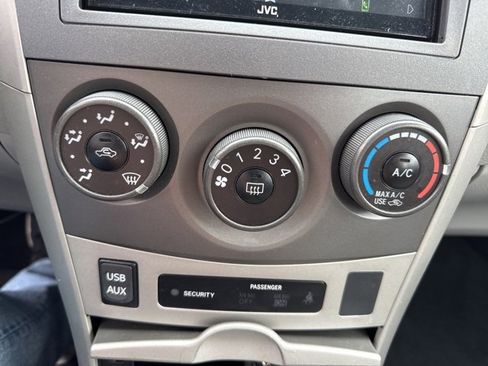 Used 2013 Toyota Corolla LE image 19