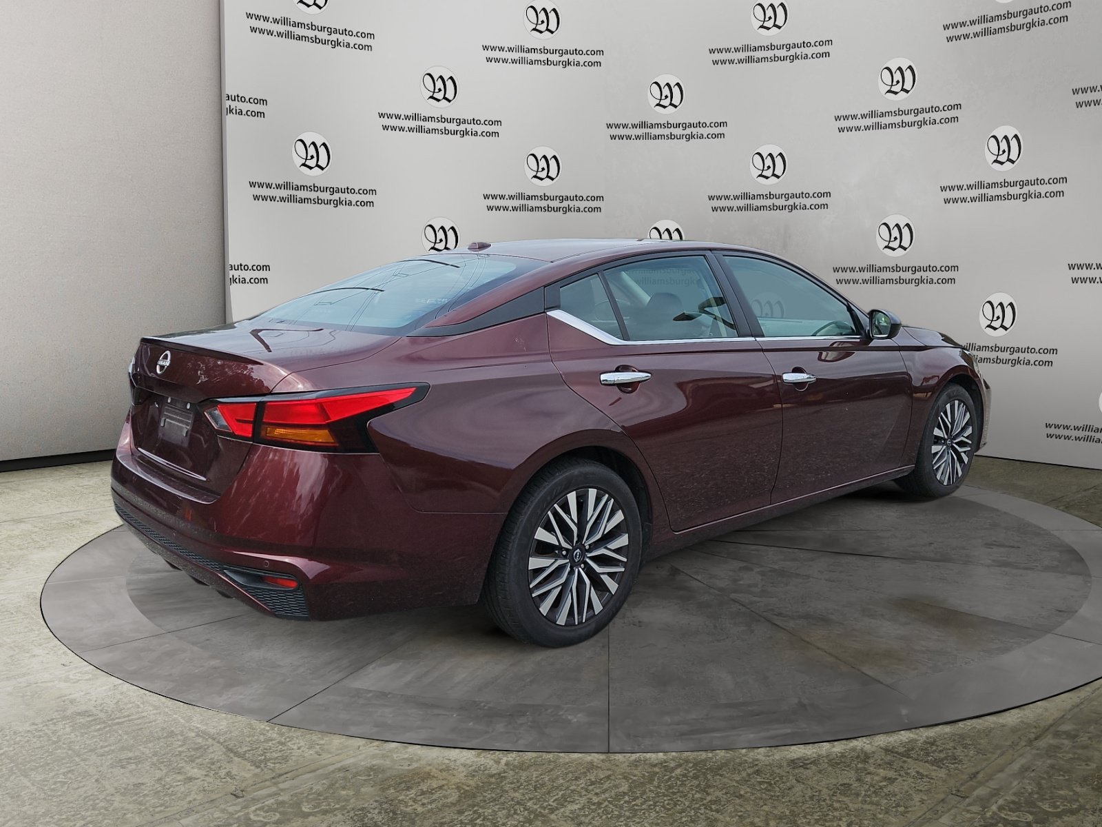 Used 2025 Nissan Altima 2.5 SV FWD image 5