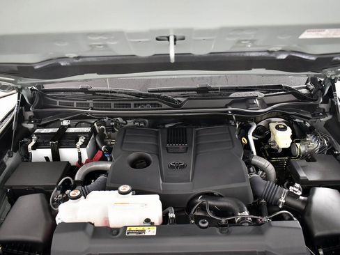 Certified 2025 Toyota Tundra Platinum image 42