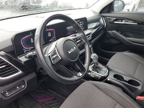 Used 2025 Kia Seltos S image 18