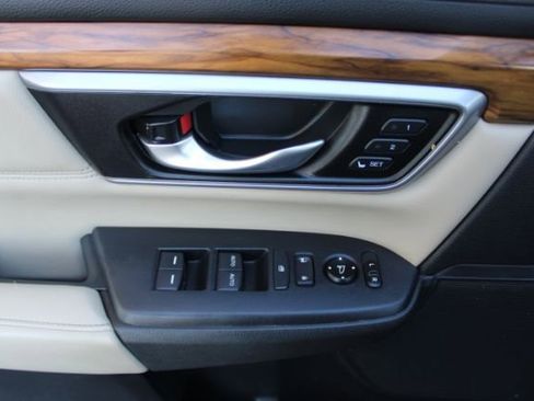 Used 2017 Honda CR-V Touring image 8
