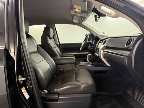 Used 2018 Toyota Tundra SR5 w/ SR5 Upgrade Package image 33
