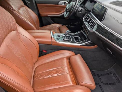 Used 2022 BMW X7 xDrive40i w/ M Sport Package image 21