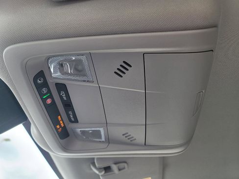 Used 2024 Chevrolet Equinox LT FWD image 31