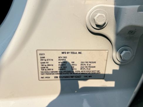 Used 2021 Tesla Model Y Long Range AWD/4WD image 27