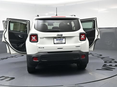 Used 2021 Jeep Renegade Latitude AWD/4WD image 27