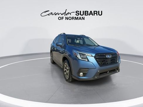 Used 2023 Subaru Forester Premium AWD/4WD image 2