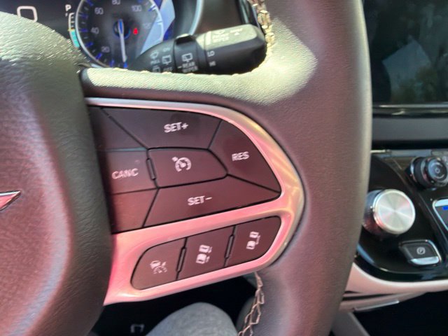 Used 2024 Chrysler Pacifica Touring-L FWD image 32