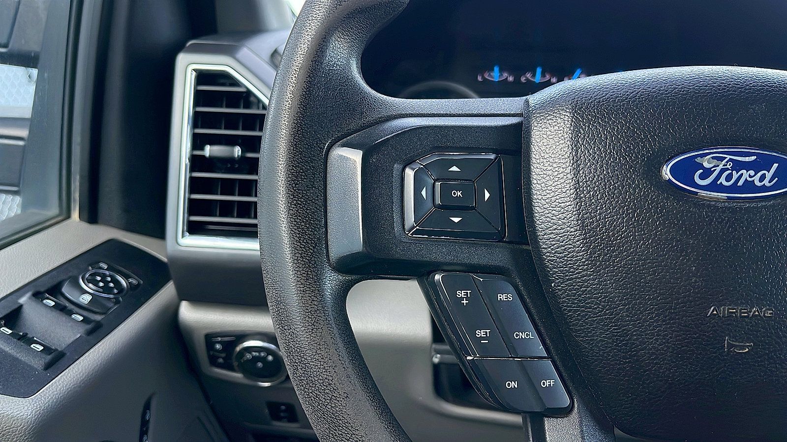 Used 2017 Ford F350 XLT w/ XLT Value Package AWD/4WD image 11