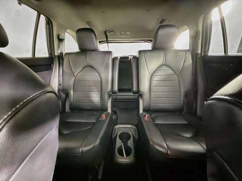 Used 2023 Toyota Highlander XLE FWD image 13