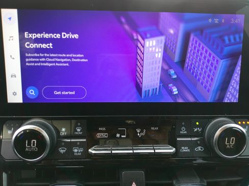 Used 2023 Toyota Highlander Bronze Edition image 25