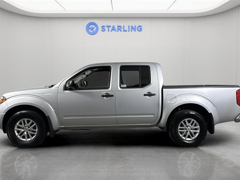 Used 2020 Nissan Frontier SV image 3