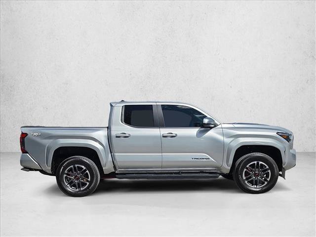 Used 2025 Toyota Tacoma TRD Sport AWD/4WD image 4