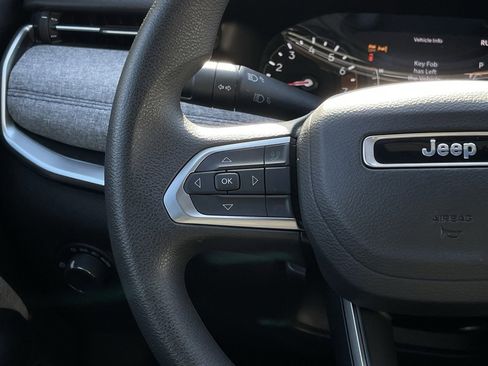 Used 2024 Jeep Compass Sport image 12