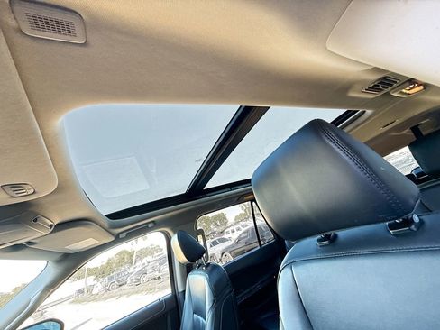 Used 2022 Ford Expedition Max XLT image 24