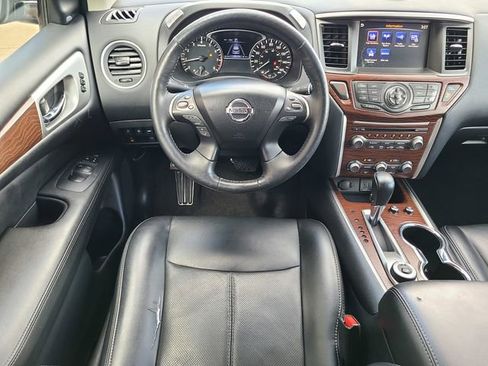 Used 2020 Nissan Pathfinder Platinum image 29