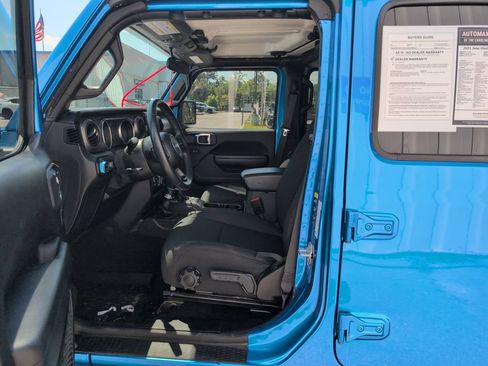 Used 2021 Jeep Gladiator Sport AWD/4WD image 10