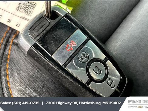 Used 2022 Ford Bronco Badlands image 9