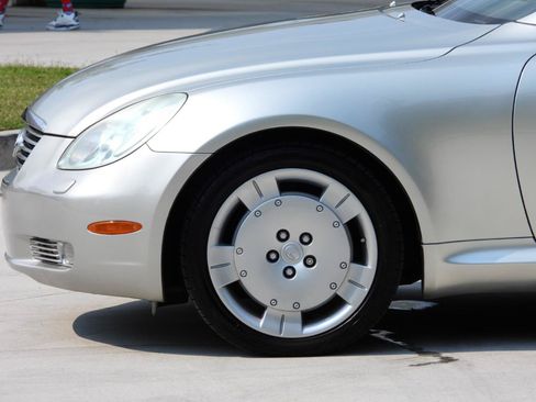 Used 2005 Lexus SC 430 Convertible RWD image 30