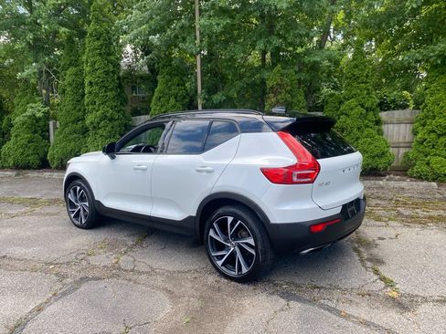 Used 2019 Volvo XC40 T5 R-Design AWD/4WD image 3