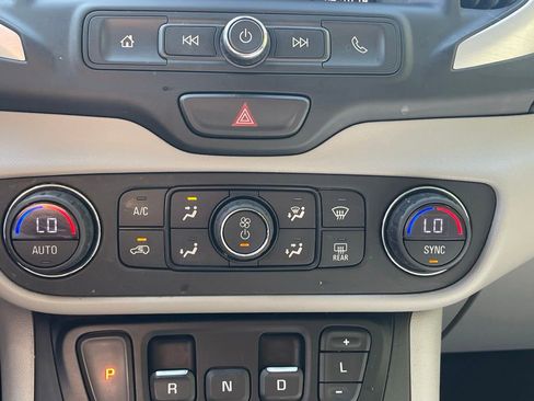 Certified 2021 GMC Terrain SLE w/ Driver Convenience Package AWD/4WD image 39