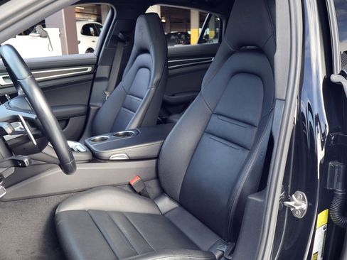 Certified 2023 Porsche Panamera 4 Platinum Edition image 5