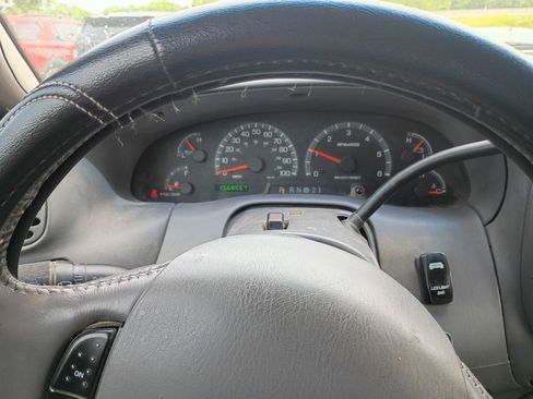 Used 2002 Ford F150 XLT AWD/4WD image 10