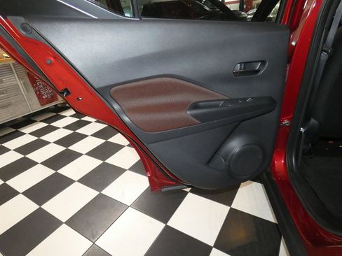 Used 2023 Nissan Kicks SR image 23