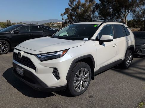 Certified 2022 Toyota RAV4 XLE Premium FWD image 1