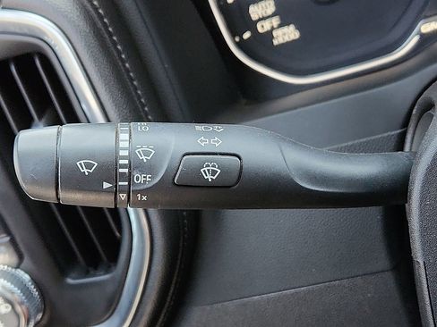 Used 2022 GMC Sierra 1500 Elevation image 22