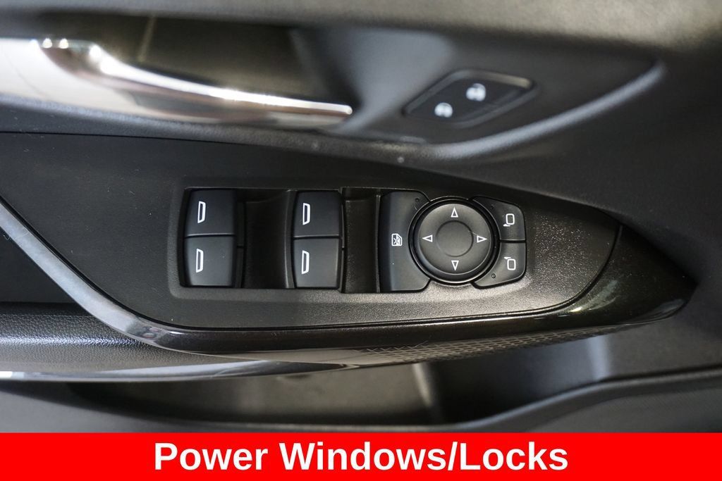 Used 2024 Chevrolet Trax RS w/ Sunroof Package FWD image 6