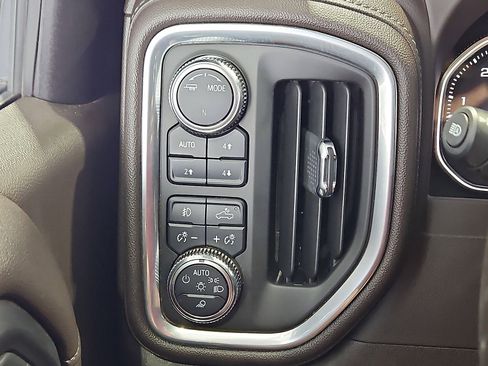 Used 2022 GMC Sierra 1500 Denali w/ Denali Premium Package AWD/4WD image 22